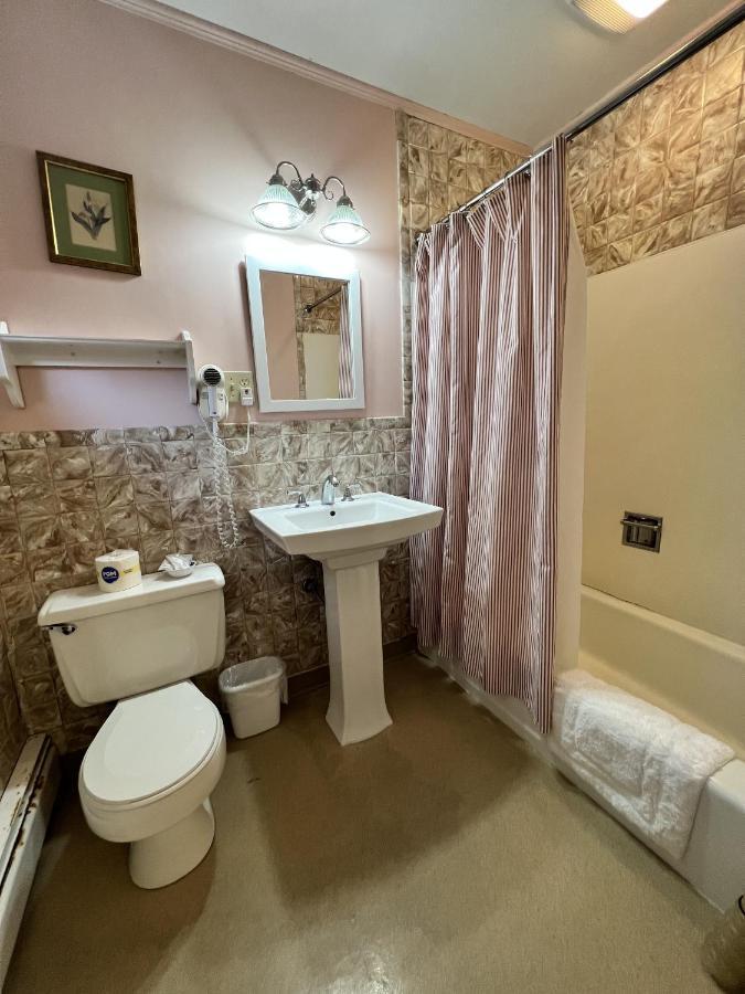 Alamoosook Lakeside Inn Orland מראה חיצוני תמונה