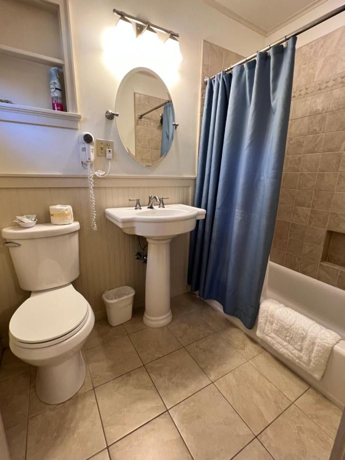 Alamoosook Lakeside Inn Orland מראה חיצוני תמונה