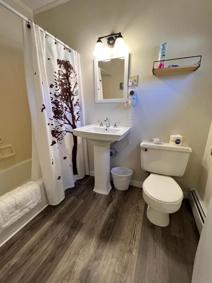Alamoosook Lakeside Inn Orland מראה חיצוני תמונה